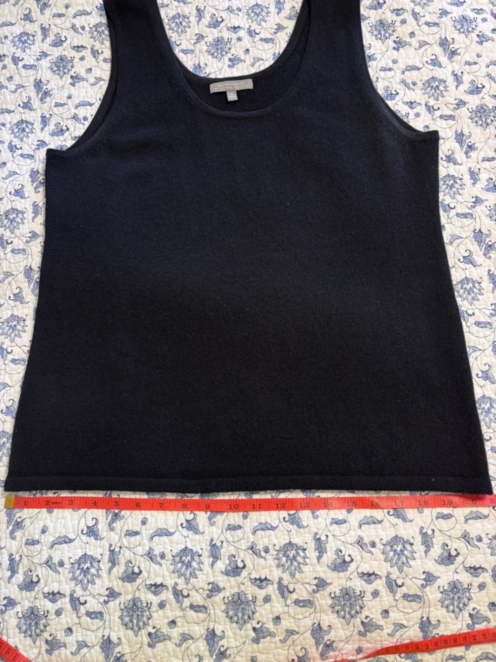 Neiman Marcus The Cashmere Collection Black
Cashmere Tank Top Plus size 2X Layer - Picture 6 of 8